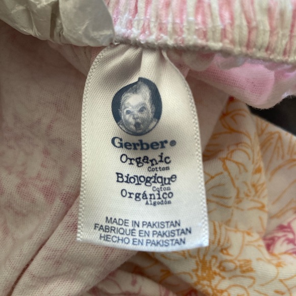 2 Organic Cotton Changing Pad Covers Burt’s Bees and Gerber - Picture 2 of 7